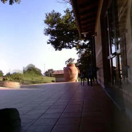 Monte Dell'olmo בית חווה *