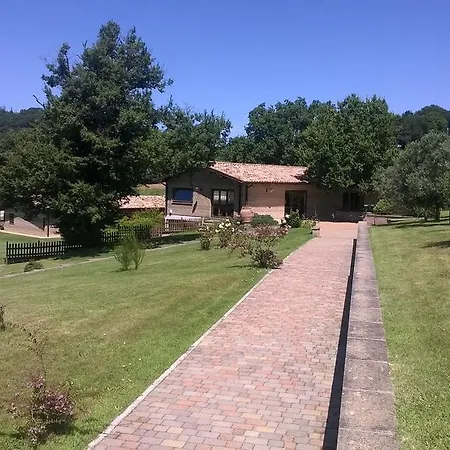 Monte Dell'olmo בית חווה