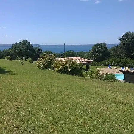 Monte Dell'olmo בית חווה